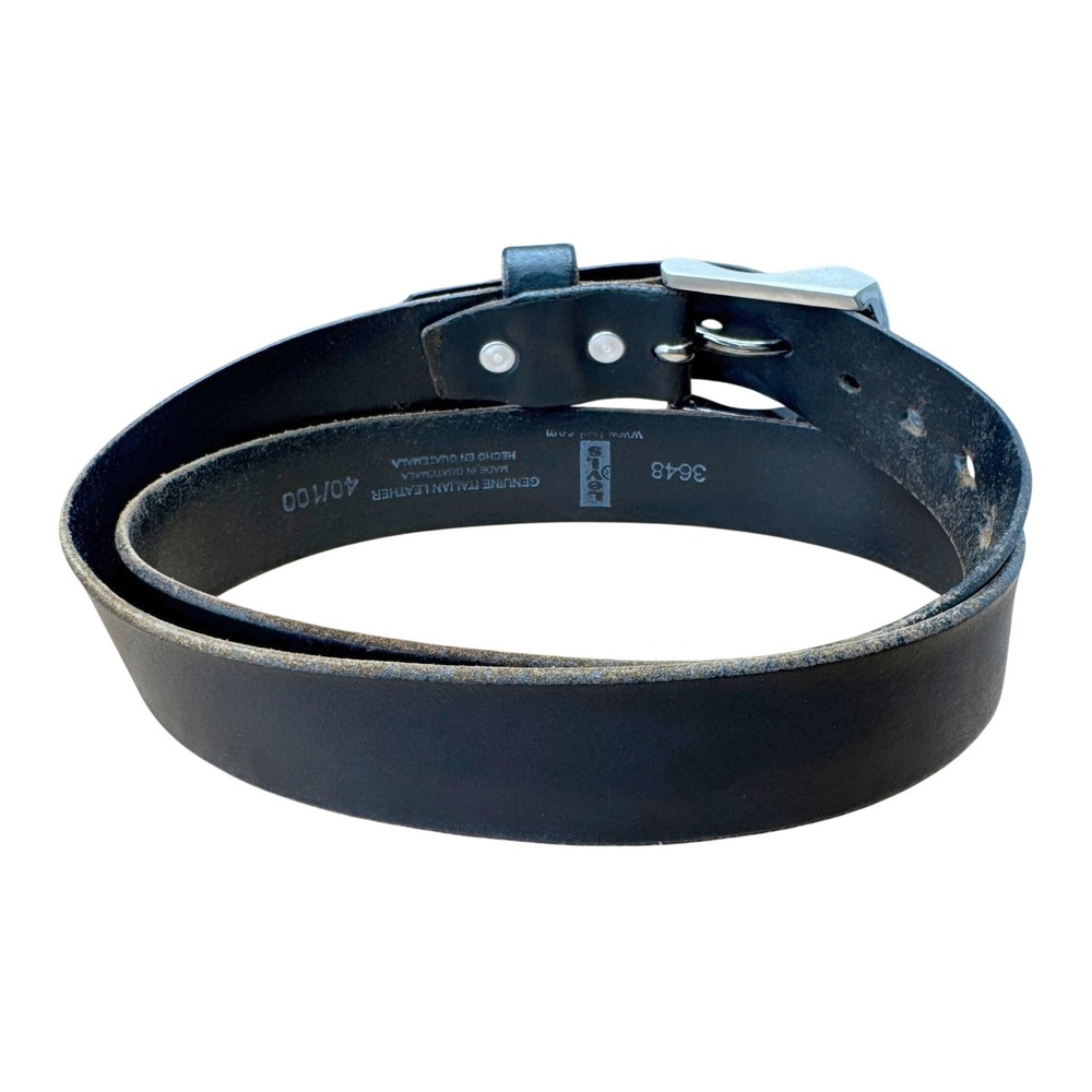 Levi Strauss Mens Italian Leather Belt Black Silver Buckle Size 40 **Well Worn** - Picture 3 of 12